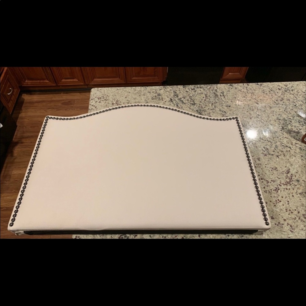 Headboard twin/twin xl